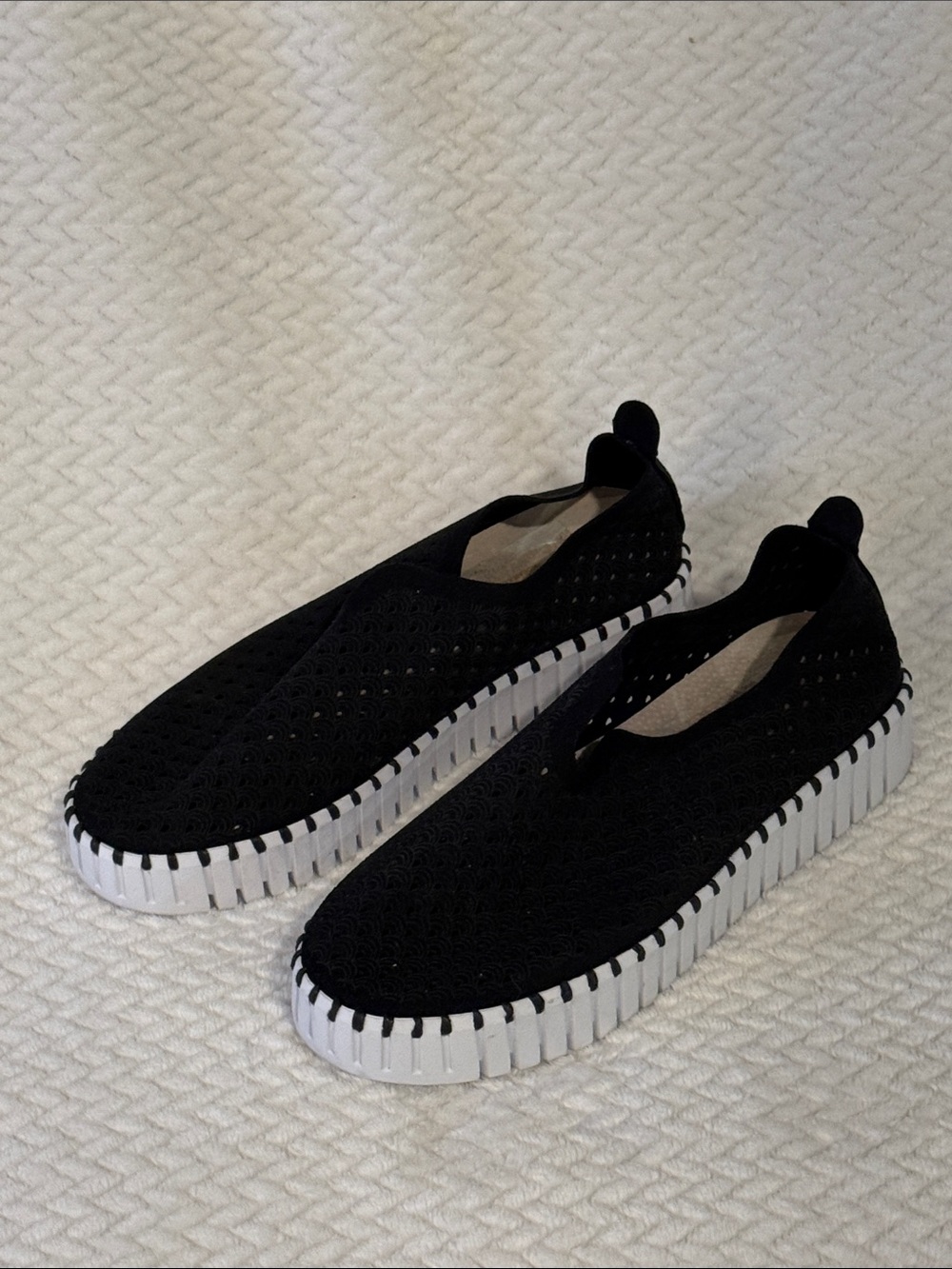 Ilse Jacobsen Womens Black Tulip Slip On Platform Sneakers Casual Comfort Sz 40